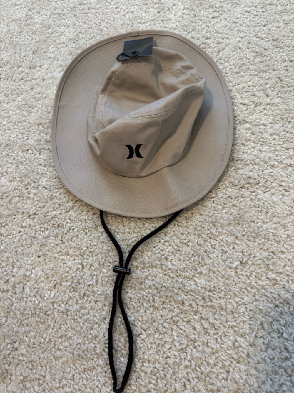 Hurley bucket hat w tags